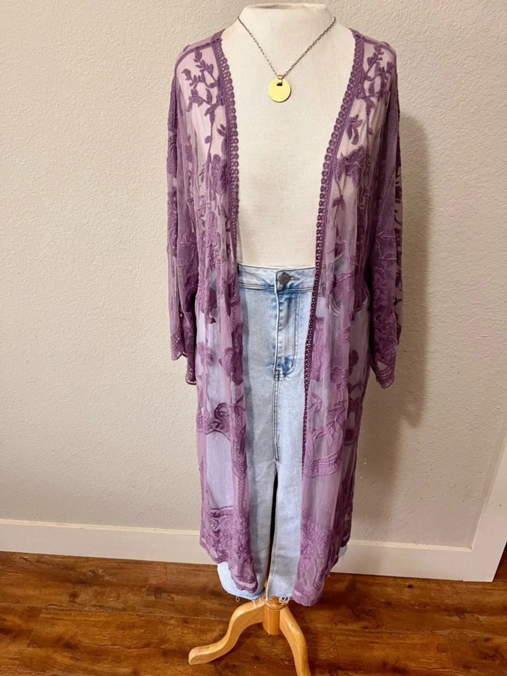 She + Sky Mauve Lace Embroidered Kimono - Picture 4 of 8